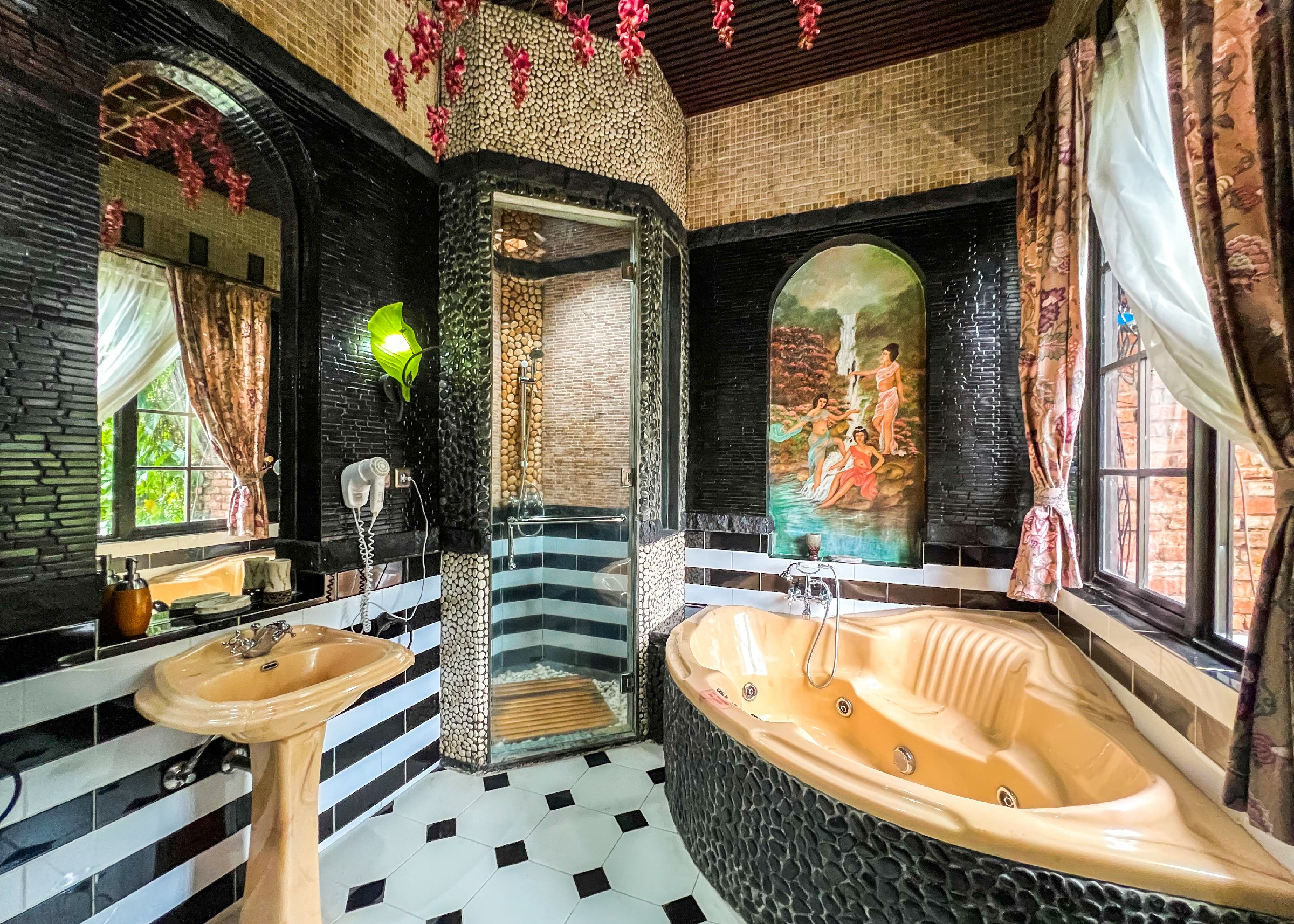 Bathroom - The Mansion House